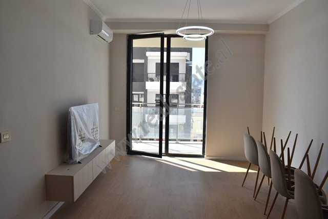 It is positioned on the 5th floor of a new building constructed in 2025, equipped with elevator.
Th